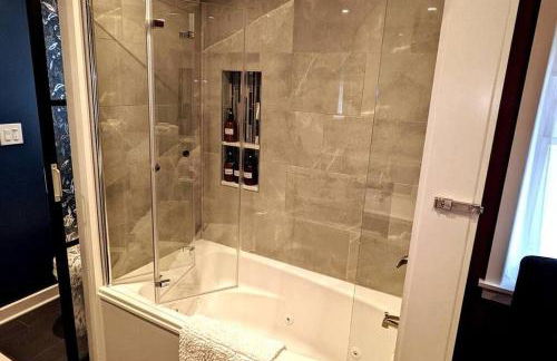 Walkable Elmwood Cottage, No Chores 2Bath 2BR 1Car - Foto 16