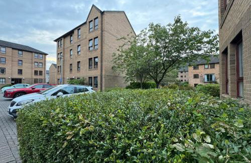 Two bedroom flat close to meadows with free parking by parking permit - Foto 15