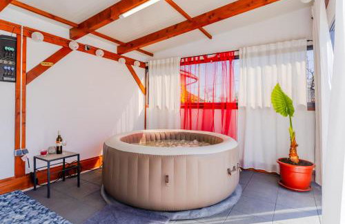 Timber Cottage With Pool - Happy Rentals - Foto 31