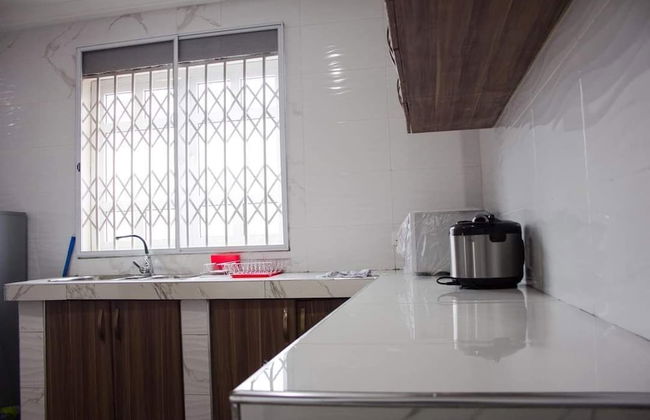 EmpireLux Middle Floor - Photo 9