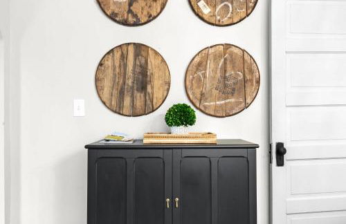 Stylish Home in Historic District Near Riverwalk - Foto 23