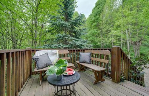 Peaceful Smoky Mountain Cabin with Deck and Fire Pit! - Foto 24