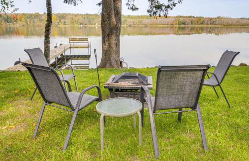 Waters Edge Retreat on Butternut Lake! - Foto 22