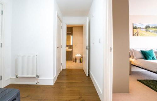 FREE fast Wi-Fi, Netflix & Large Lounge & Balcony! - Foto 9