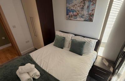 Central Liverpool 2-Bed Balcony Apartment by StaySavvy Accommodation - Photo 34