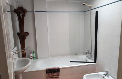 Precioso apartamento con piscina y garage - Foto 27