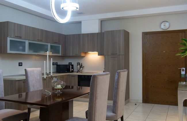 Oak Plaza Suites - Photo 25