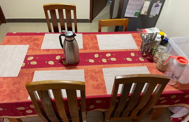 The Mugabi's Spacious Private Room - Foto 26