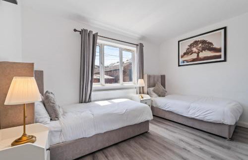 CityBuzz 4 Bedroom House in Nottingham Sleep 7 - Foto 17