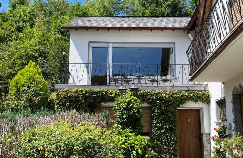 Reis - feine Weine "Am Weingut" - Foto 2