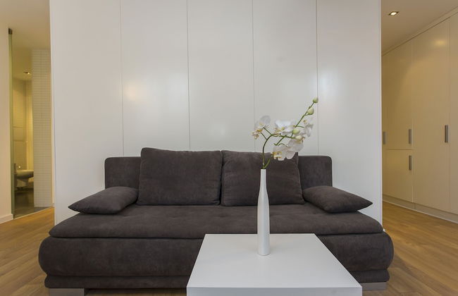 Modern Apartment in the City Center - Photo 5