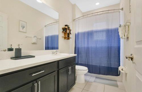 Stylish 5-Bedroom Villa - Perfect Disney Getaway! - Foto 34