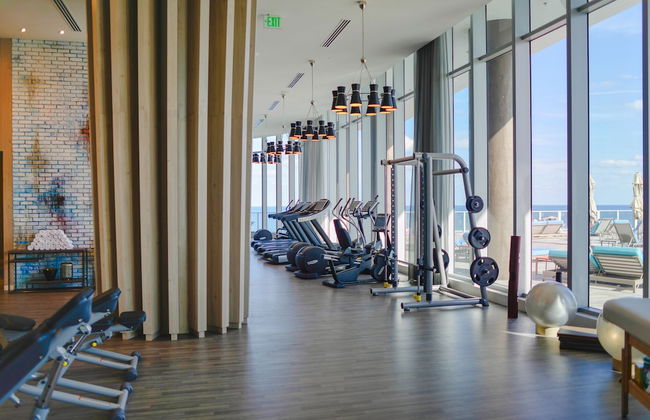 Fantastic 2BR Condo at Hollywood - Photo 37