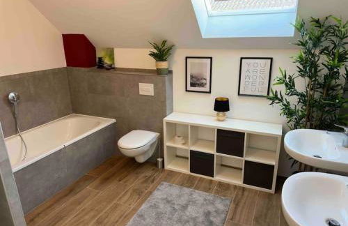 WORKATION Luxury Nature House , 10 min VW , Relax from Work mit Terrasse, Balkon und Parkplatz - Foto 19