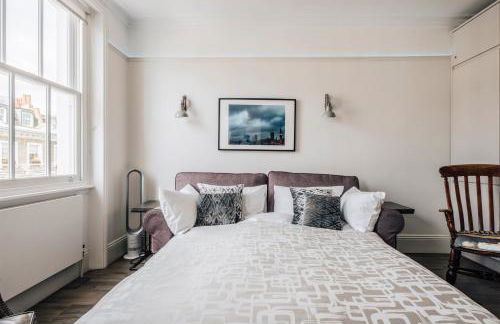 Victoria Violet - Photo 6