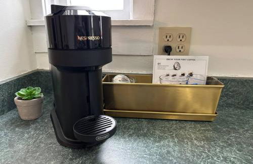 Boutique One Bedroom Apartment - Photo 13