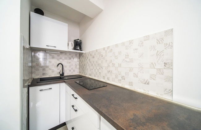 M & J Central Suites - Photo 49