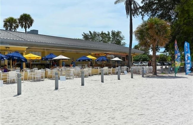 Footprints in the Sand managed by Beach Retreats - Photo 31