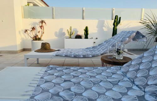 Fortuna Penthouse with roof terrace, AC and pool - Photo 35