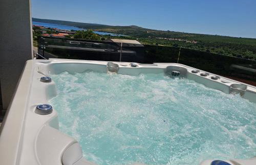 Villa Madison, Spacious Sea View Apartments Near Zadar with heated pool - Photo 50