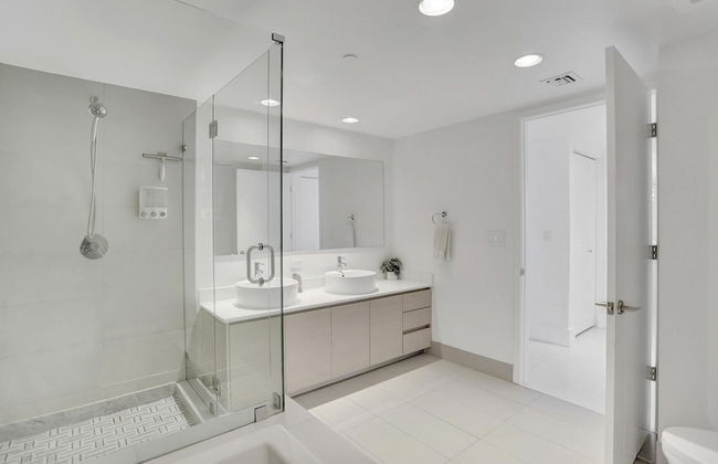 Luxury Condo at Beach Walk Resort - Foto 17