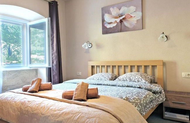 Chic and Elegant Flat Near Beach in Montenegro - Photo 17