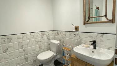 Joli Studio Dépendance Lectoure Intra-muros - Photo 5