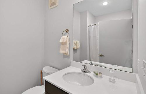 Stylish Downtown Escape Near IU and Cafes - Foto 35