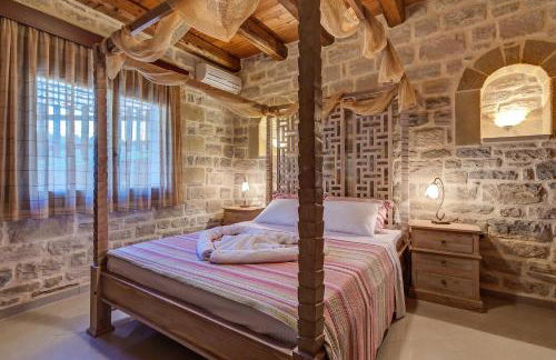 Hectoras Villa in Plaka BY APOKORONAS-VILLAS - Photo 56