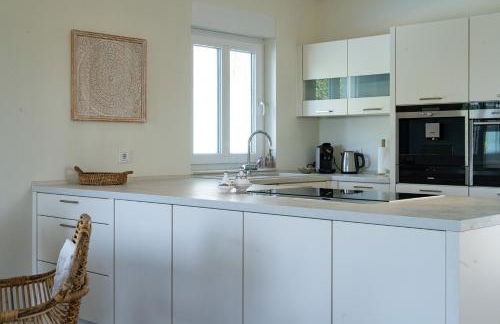 Villa Madrugada, beachside villa in Costabella - Photo 41