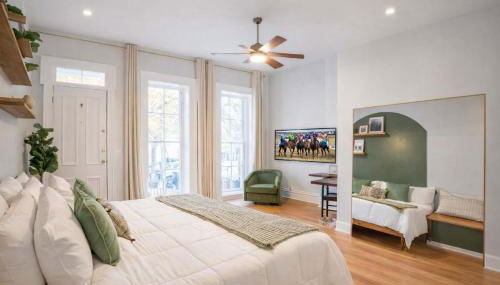 Remodeled Modern Home - private backyard & games! - Foto 4