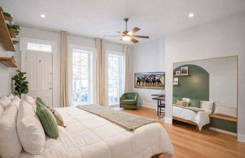 Remodeled Modern Home - private backyard & games! - Foto 4