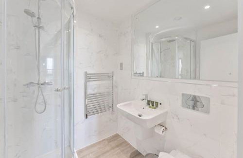 Stunning 2 Bed Apartment in Central Birmingham - Photo 17