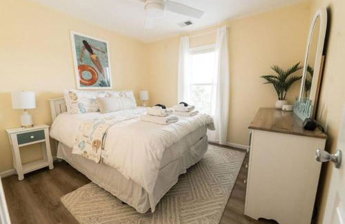 Somewhere On A Beach - 4 bedroom -Private Pool - Hot Tub - Fire Pit - Game Room - Horseshoe Pits - Walk to beach, Sound, arcade and go carts! - Foto 18