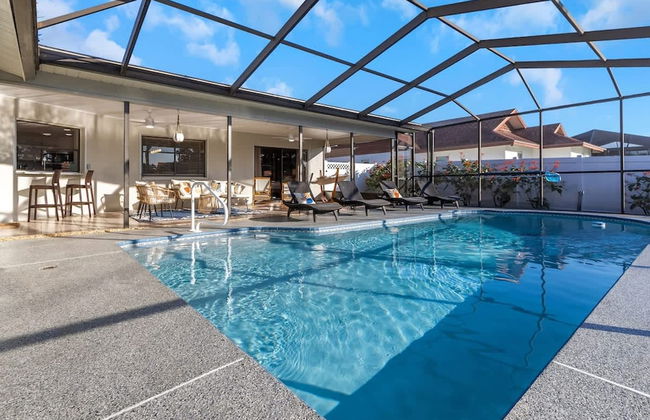 Fun Family-friendly Modern Beach Home With Pool - Photo 1