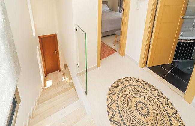 Luxurious 4-bedroom Villa With Private Pool in Kassandra, Halkidiki - Photo 32