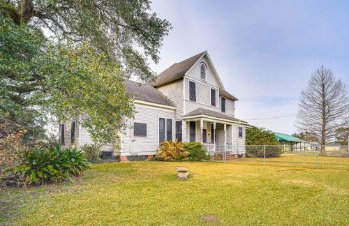 Historic Home with Fireplace and Porch Walkable Area! - Foto 24
