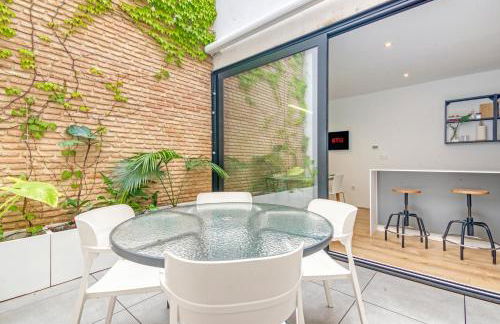 LeonAlba House Private Villa Private rooftop Private Pool Private Andalusian Courtyard Free Parking BBQ 8 Guests - Foto 20