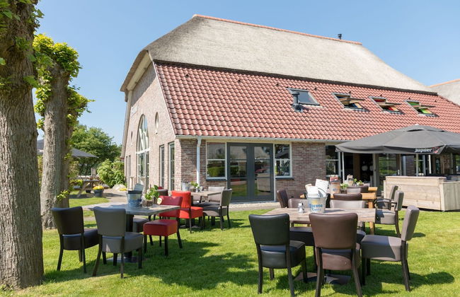 Charming Home w/ Garden - Photo 18