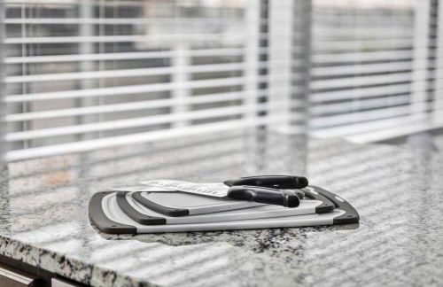 Near DT & CLE Clinic Queen Bed Wi-Fi Parking - Foto 19