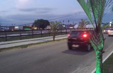Luias, apartamento ao lado do shopping plaza e atacadão com wi-fi , tv grátis van na porta - Photo 45