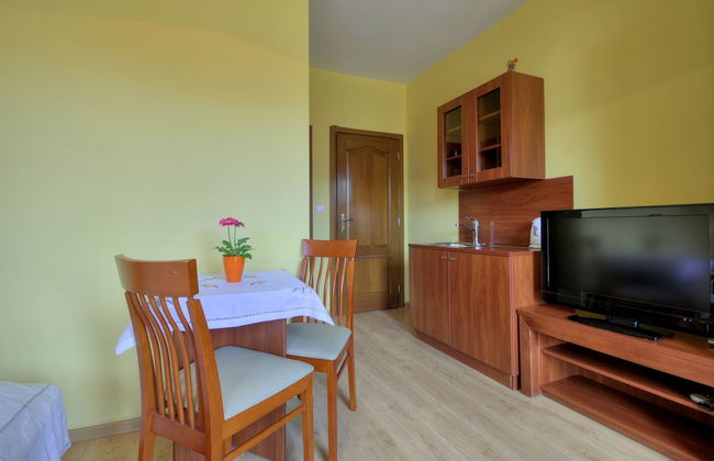 Willa Serafin - Photo 10