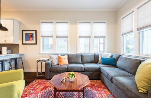 Discover the Riverwalk from New Craftsman Family Home - Foto 3