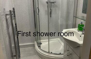 Central 3 bedrooms apartment for upto 6 - Foto 3