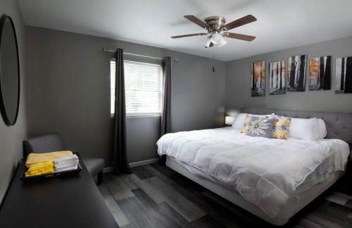 604 1 Two Bedroom One Bath with King near Main Street - Foto 5