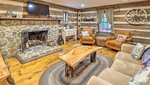 Cozy Creekside Mountain Escape w/ Hot Tub! - Foto 1
