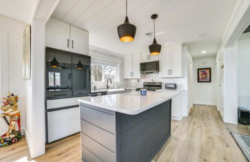 Deck and Scenic Views Lakefront Cottage in Hale! - Foto 9