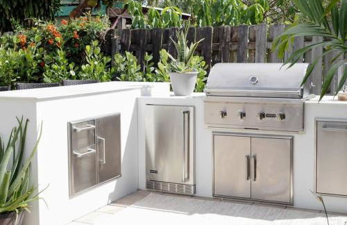 NEW Luxury Coastal Cottage w Pool Jupiter FL - Photo 36