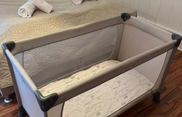 Central 6 Beds Apartment, Group & Family Friendly, Kitchen, Washer, Work Station, Netflix & PayTV - Photo 7