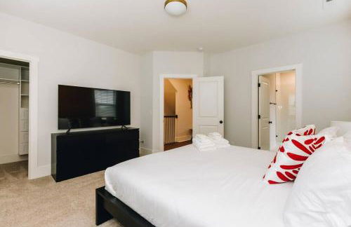 Birdsong Bungalow - Hot Tub, Game Room, Fire Pit - Foto 13